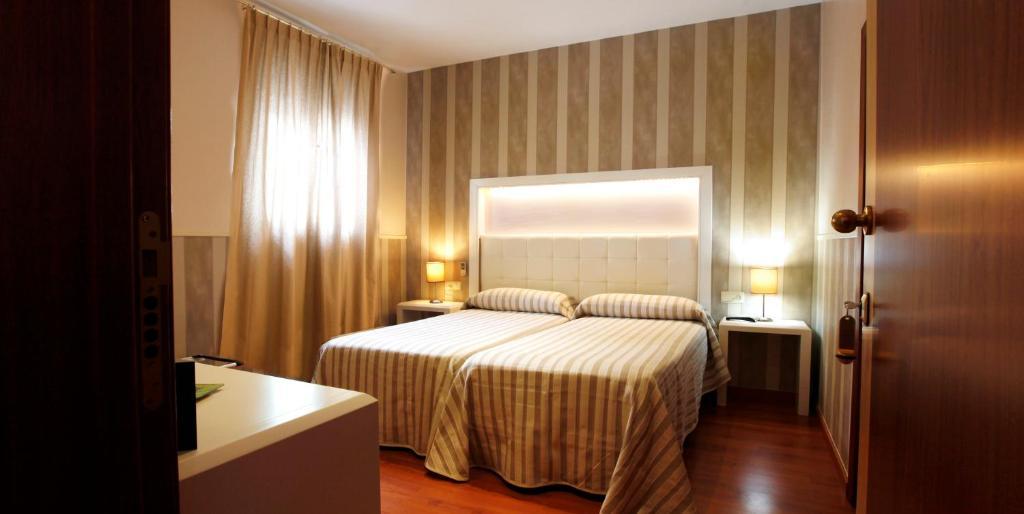 Hostal Paris San Fernando Cameră foto